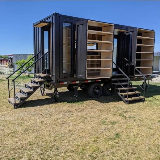 Custom 20ft Shipping Shopping Container on Wheels - Image 2