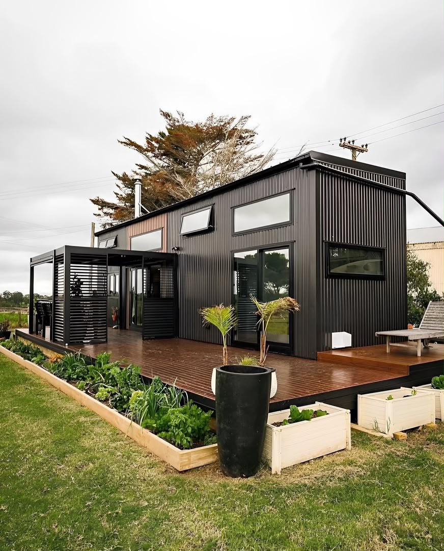 Luxury 40ft prefab container house with easy-folding sandwich panels. - Image 5
